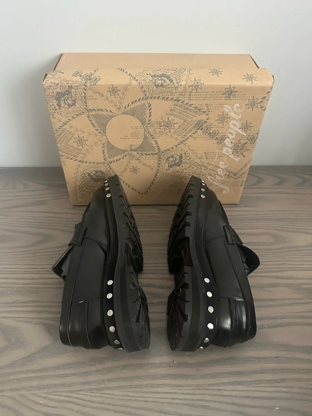 FREE PEOPLE WOMENS TEAGAN TASSEL LOAFER